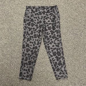 NWOT Women's leopard print active leggings size L